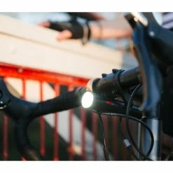 Feu Vélo Avant 700 Lumens PWR ROAD Avec Batterie Externe Knog -Éclairages vélo Soldes feu velo avant 700 lumens pwr road avec batterie externe knog full 3