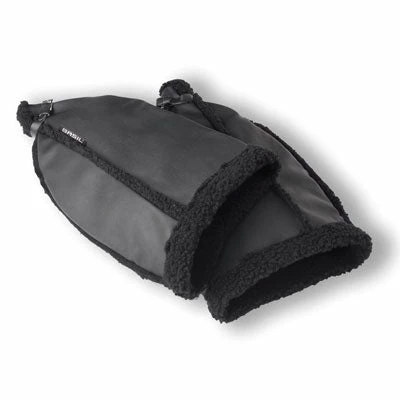 Manchons Basil Noirs En Cuir Végétal Sur Guidon Vélo 1 Manchons Basil Noirs En Cuir Végétal Sur Guidon Vélo