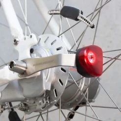 Lampes Vélo Sans Piles Sur Moyeu SL200 Reelight -Éclairages vélo Soldes sl200 reelight feu sans piles velo