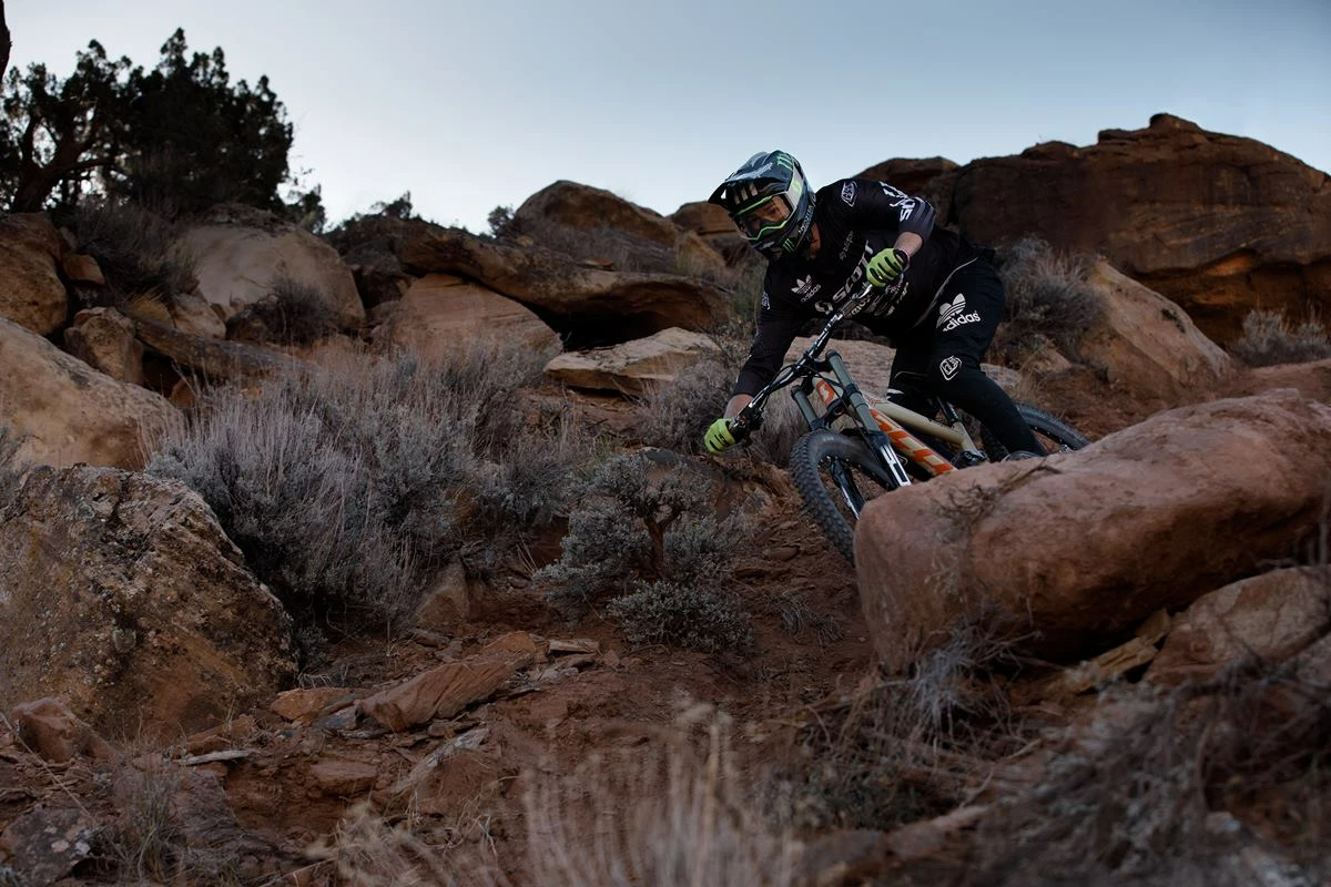 Éclairages vélo Soldes -Éclairages vélo Soldes 45403612 10156512760070211 5786659031888166912 n